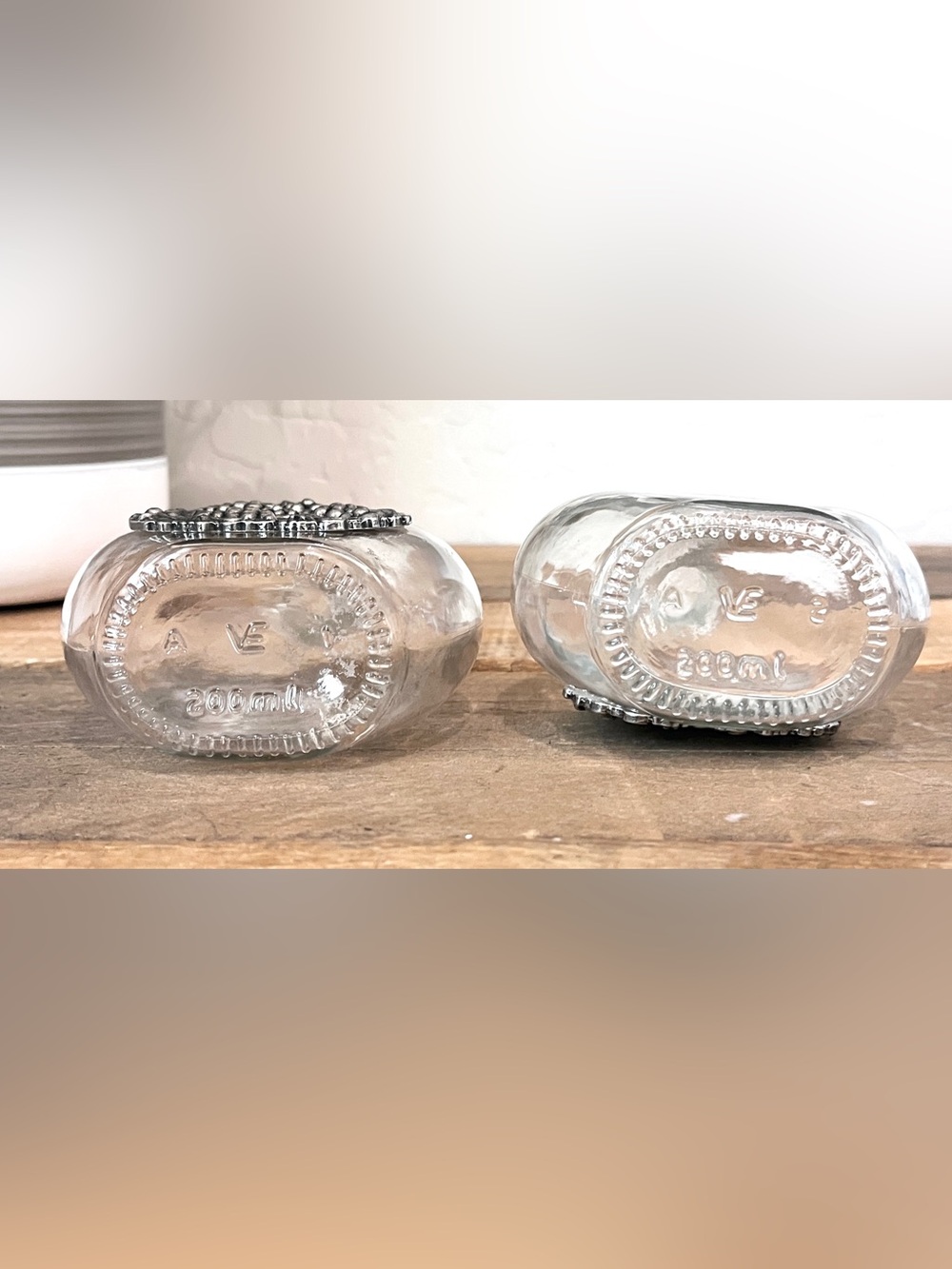 Vetreria Etrusca Italian Glass Pewter Grape Cruet Bottles Set of 2 (200ml) - Picture 4 of 5